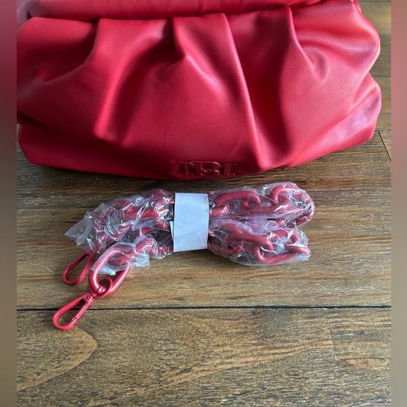 BADGLEY MISCHKA Vegan Leather LOGO CROSSBODY red bag - Picture 7 of 11